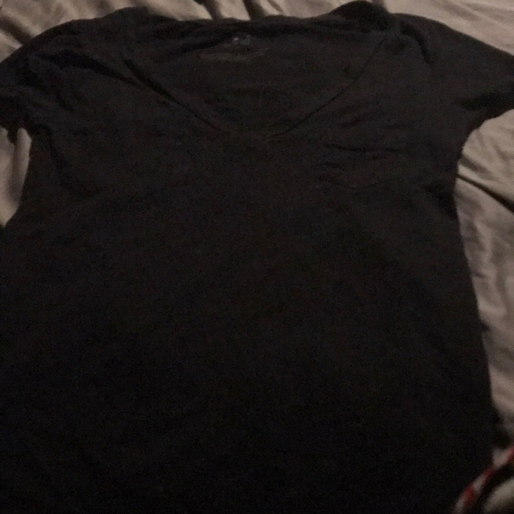 Plain black t-shirt with pocket v-neck